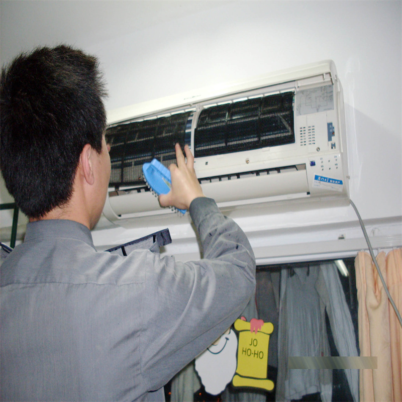 深圳龙华油松别墅空调从里面漏水维修
